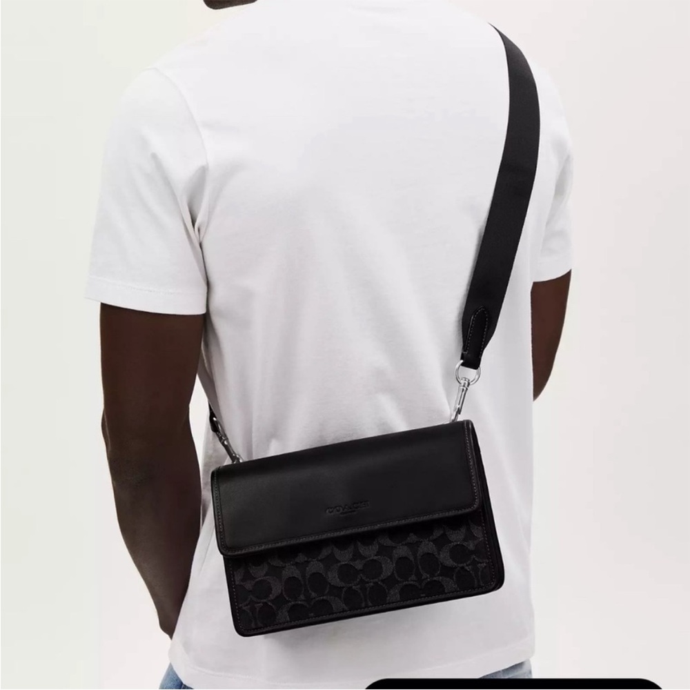 Coach Turner Flap Cross body bag black